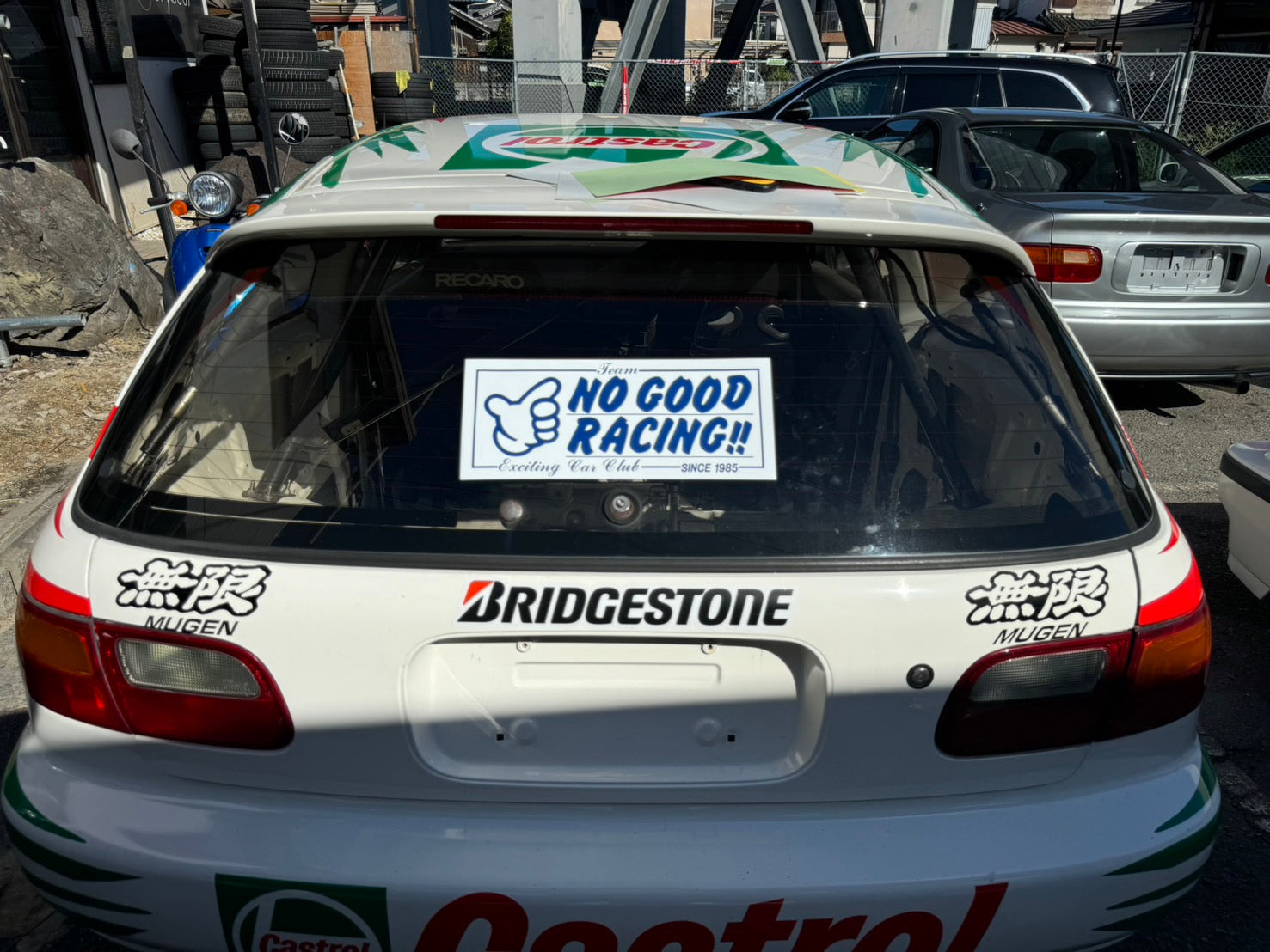 NOGOOD RACINGステッカー（ 白 × 青 ）